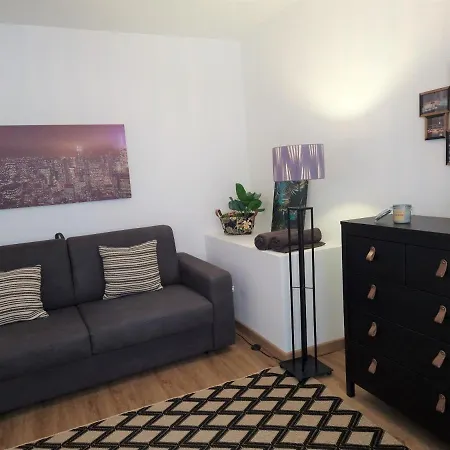 Le Studio 46 - Centre-ville - Calme -tv Apartment Le Mans